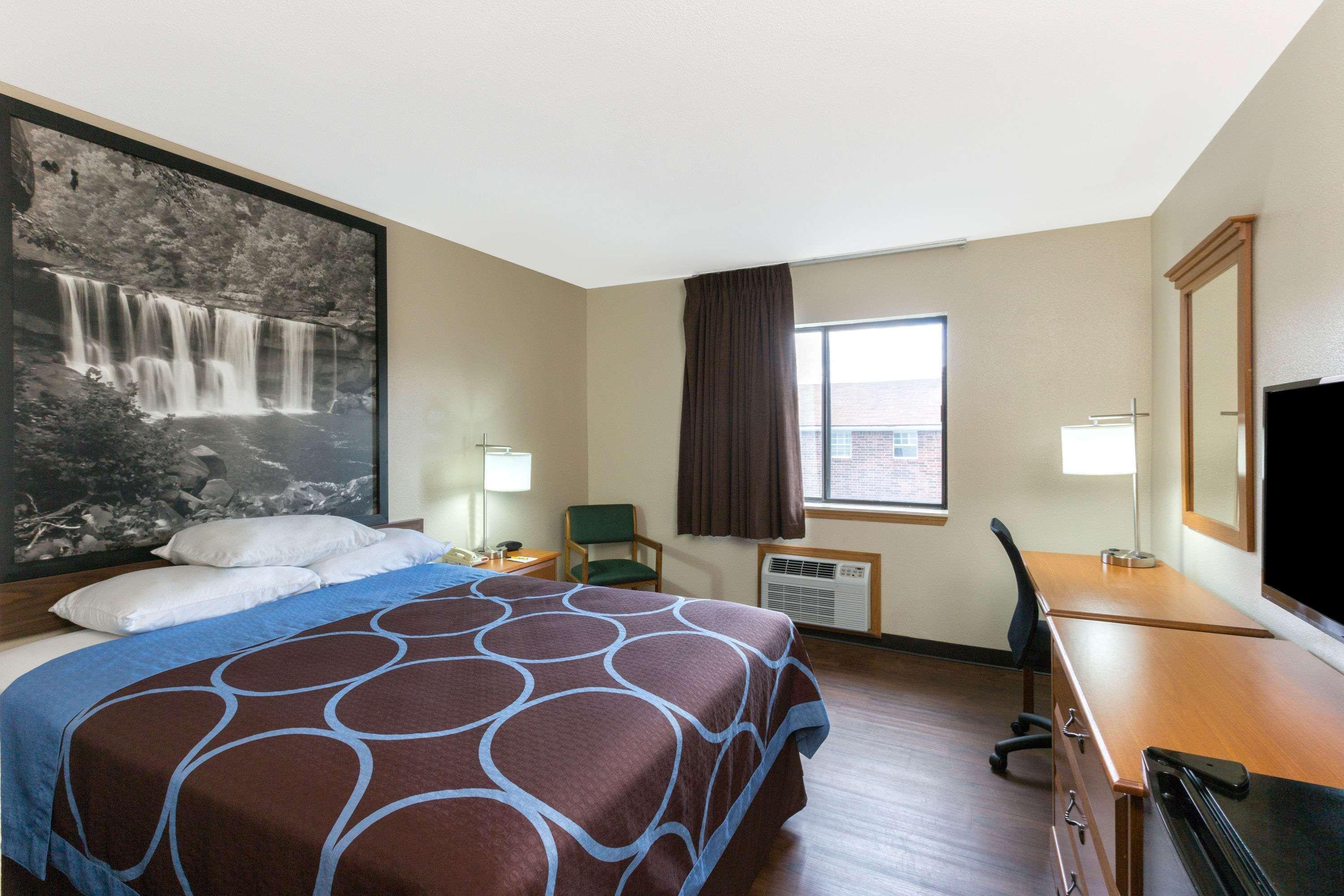 Super 8 By Wyndham Radcliff Ft. Knox Area Hotel Exterior photo