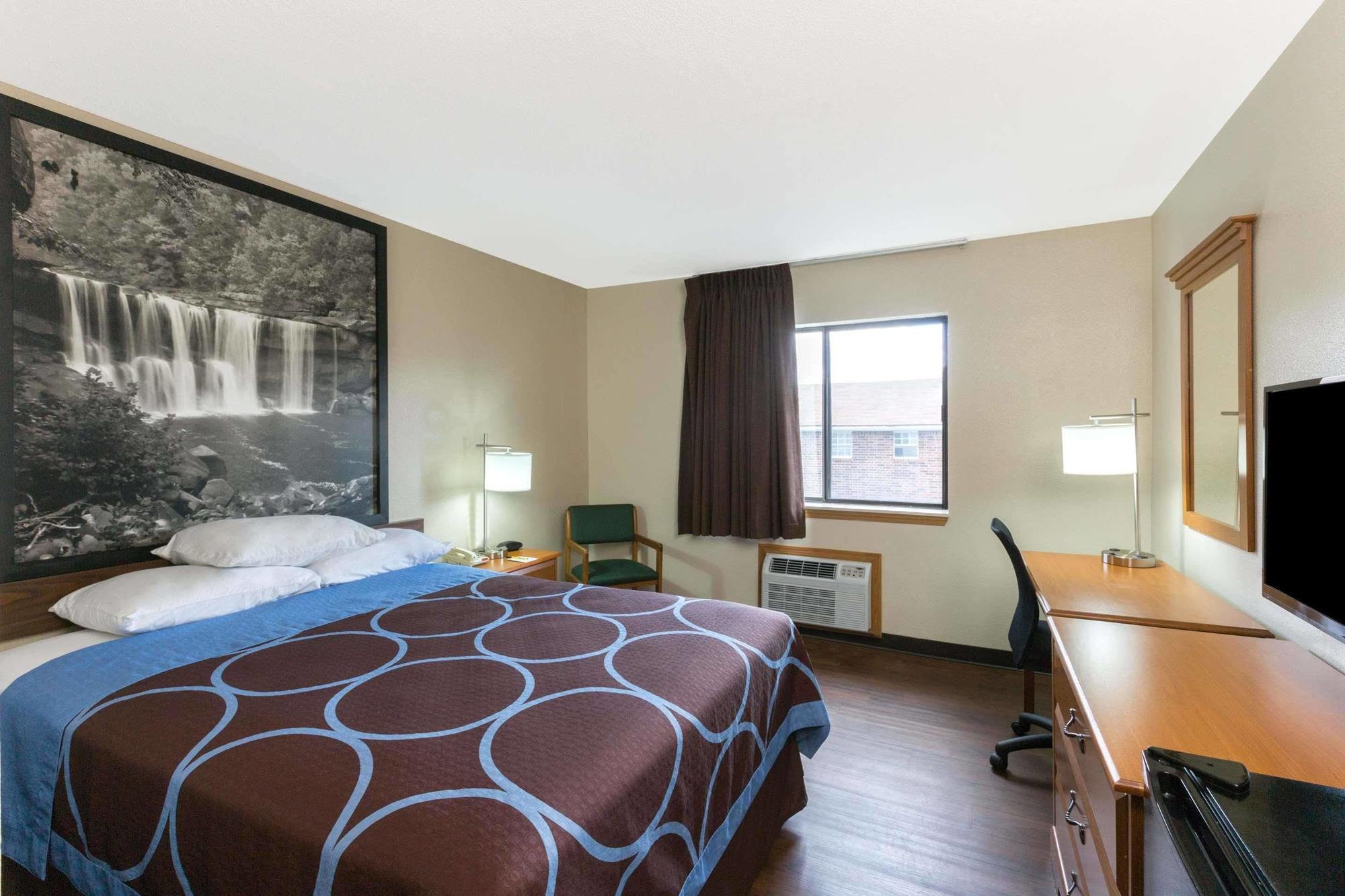 Super 8 By Wyndham Radcliff Ft. Knox Area Hotel Exterior photo